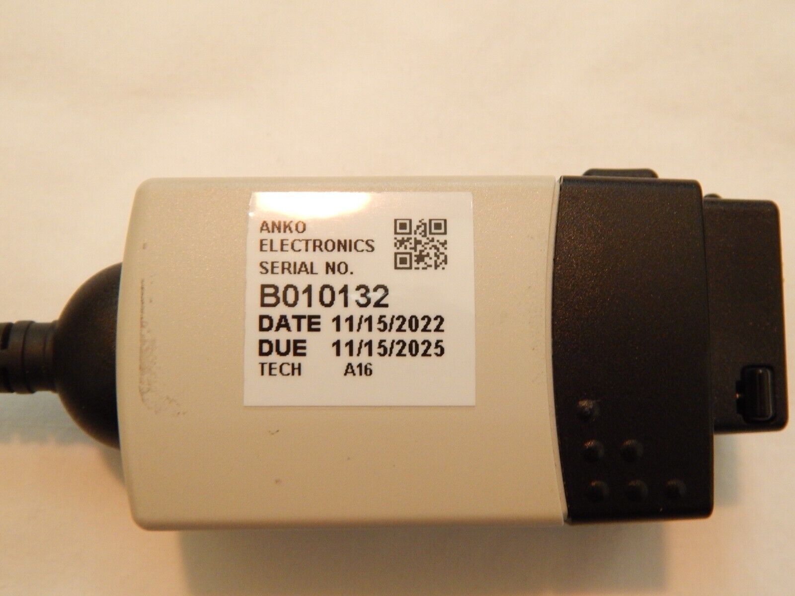 Tektronix TAP3500 3.5GHz Active Probe 30Vpk Max, NIST Cal'd Tektronix TAP3500 3.5GHz Active Probe 30Vpk Max, NIST Cal'd
